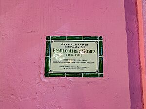 Archivo:Placa de la casa donde vivió Ermilo Abreu Gómez