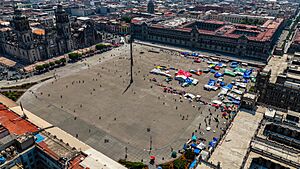 Archivo:Plaza de la Constitución - Zócalo de la Ciudad de México - 6