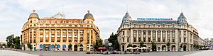 Archivo:Plaza en la Avenida Regina Elisabeta, Bucarest, Rumanía, 2016-05-29, DD 77-81 PAN