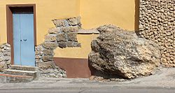 Restos de la Muralla de Cigales en Avenida de Valladolid.jpg