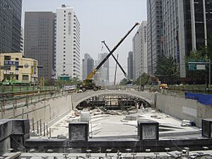 Archivo:Seoul-Restoration site 02