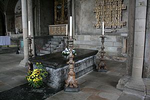 Archivo:Tomb of the Venerable Bede