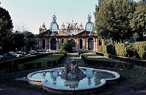Archivo:UccellierePincio