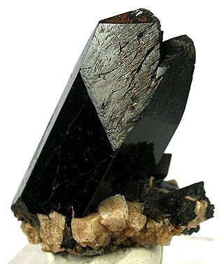 Aegirine-Feldspar-Group-233473.jpg