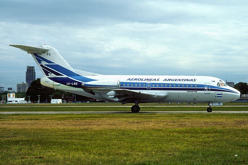 Aerolíneas Argentinas Fokker 28-1000; LV-LRG@AEP, March 1993 BEI (5056713557)