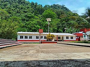 Archivo:Albergue cerro central