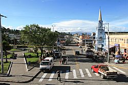 Ama la Vida - Flickr - Parque central de Cevallos, prov Tungurahua (8227398760).jpg