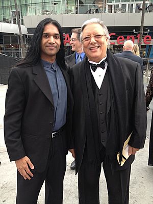 Archivo:Anand Bhatt and Arturo Sandoval Grammys