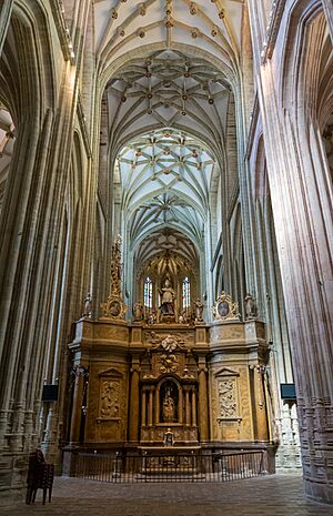 Archivo:Astorga cathedral 2021 - interior