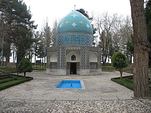 Archivo:Attar mausoleum0