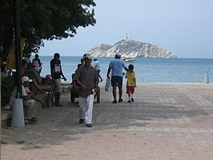 Archivo:Bahia de Santa Marta