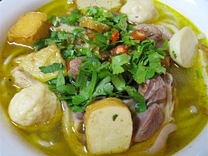 Archivo:Banh-Canh-Noodle-Soup