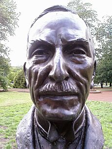 Archivo:Billy Hughes bust