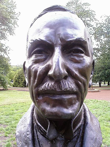 Billy Hughes bust