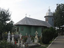 Biserica de lemn din Bogdăneşti2.jpg