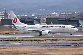 Boeing 737-800 ‘JA10RK’ Japan Transocean Air (46935003525).jpg
