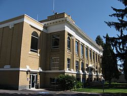 Caribou County Courthouse, Soda Springs, Idaho.jpg