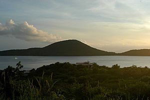 Archivo:Cayo Luis Pena