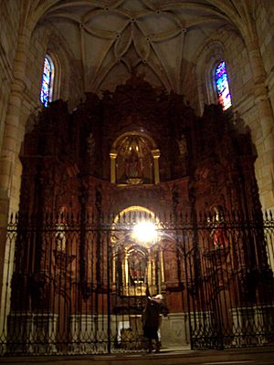 Archivo:Concatedral de San Pedro de Soria altar