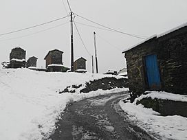 Archivo:Eira e rua de As Ventelas