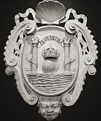 Escudo del Real Consulado de Indias Museo de Cádiz.jpg
