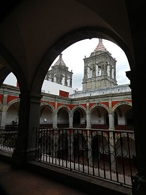 Archivo:Ex Convento de Salamanca, Guanajuato (33171321646)
