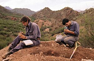 Archivo:Geología de campo 01