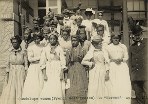 Archivo:Guadeloupe women (1911)