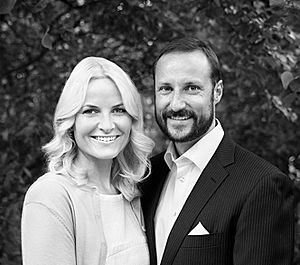 Archivo:HRH Haakon & Mette-Marit of Norway 2013 001