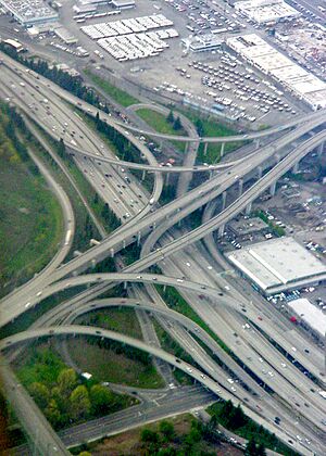 Archivo:I-90 and I-5 cloverleaf seattle washington