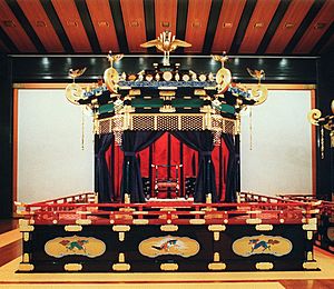 Archivo:Imperial throne