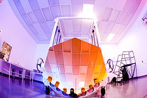Archivo:James Webb Space Telescope Mirror29