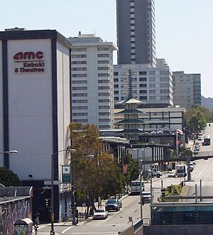 Archivo:Japantown-AMC-Pagoda