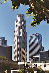 Archivo:Los Angeles Library Tower (small)