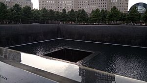 Archivo:Memorial World Trade Center-02
