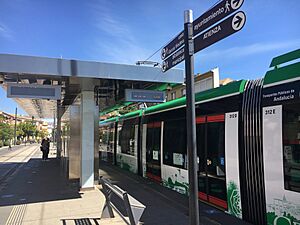 Archivo:Metro Granada - Estación de Armilla 05