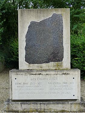 Monument aux frères Haüy à Saint-Just-en-Chaussée