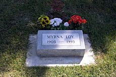 Archivo:Myrna Loy's grave