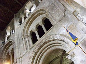 Archivo:Romsey Abbey, South transept