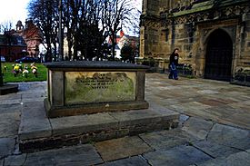 Archivo:The grave of Elihu Yale on the grounds of St. Giles' Church in Wrexham (Zzdti106259)