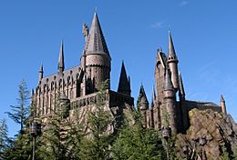 Archivo:Wizarding World of Harry Potter Castle
