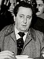 (Cabanillas) Adolfo Suárez junto a Pío Cabanillas, ministro de Cultura, en una tasca de Orense durante la campaña de UCD en las elecciones generales de 1 de marzo de 1979 (cropped)