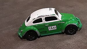Archivo:2002 Matchbox VW Beetle Taxi right