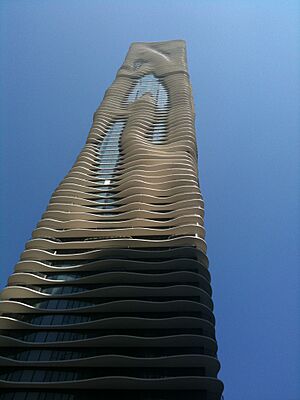 Archivo:Aqua western facade