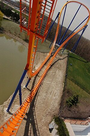 Archivo:Behemoth (Canada's Wonderland) 06