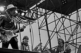 Archivo:Bob Dylan, Mick Taylor and Santana