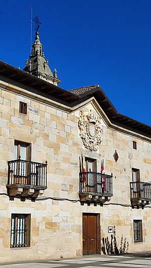 Archivo:Casa consistorial de Aspárrena 2