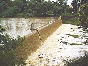 Archivo:Coburg Lake Wier