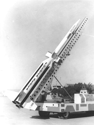 Archivo:Cohete Castor CRX-01 en CELPA Chamical