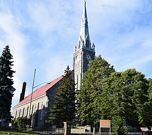 Archivo:Cornwall, Ontario - Co-Cathedral of the Nativity of the Blessed Virgin Mary - 5